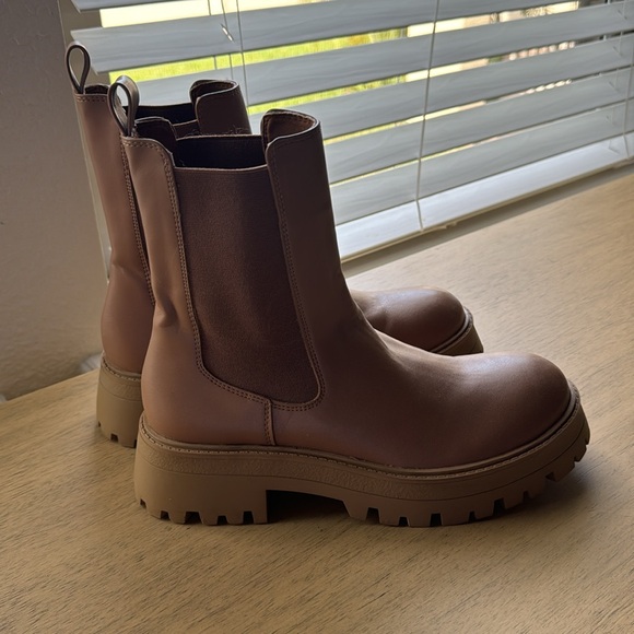 Pull & bear tan boots - Picture 3 of 4